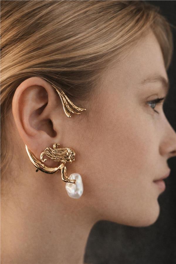 Isla Altın Renk Deniz Kızı Figürlü İnci Detaylı Cuff Küpe